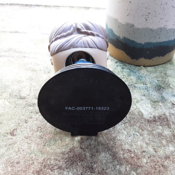 Funko Pop Star Wars Episode 7 Princess Leia Bobblehead - Picture 3 of 6